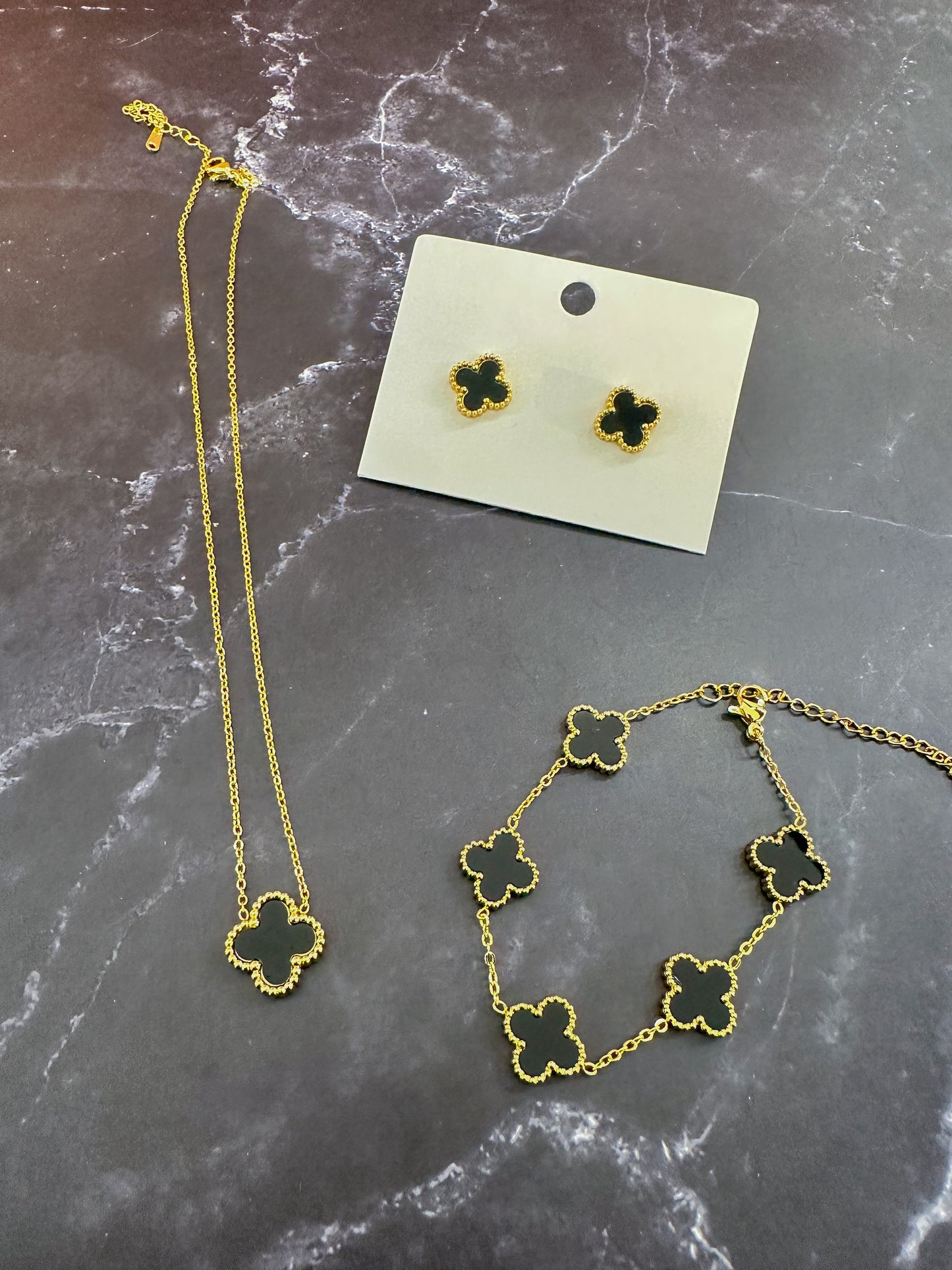 Clover Necklace ✨
