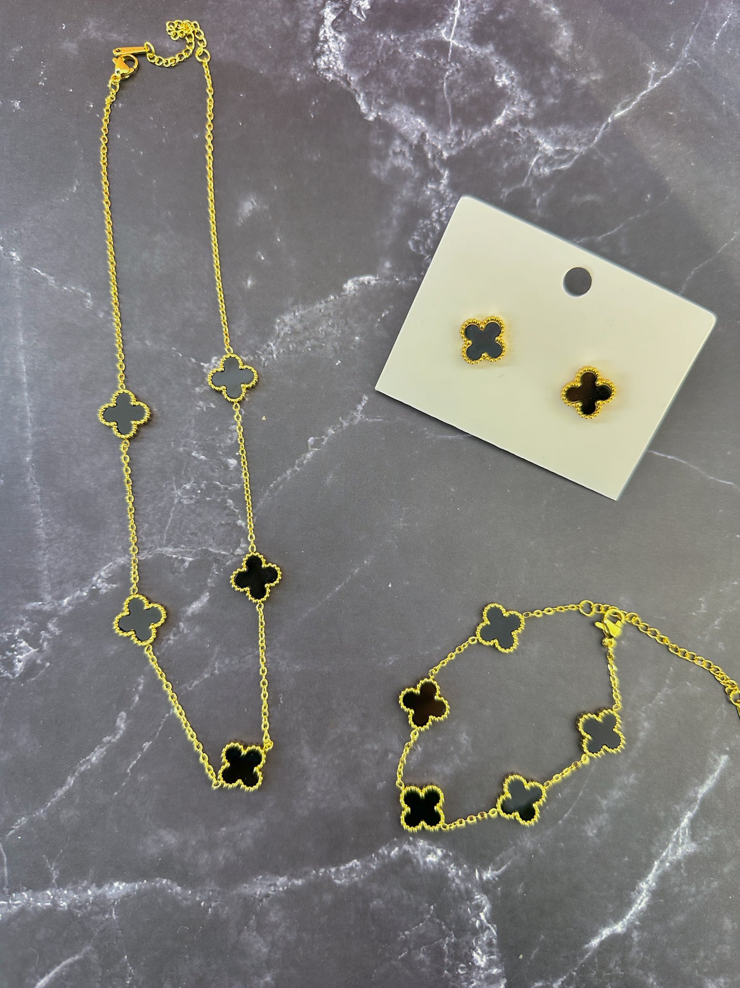 Clover Necklace ✨