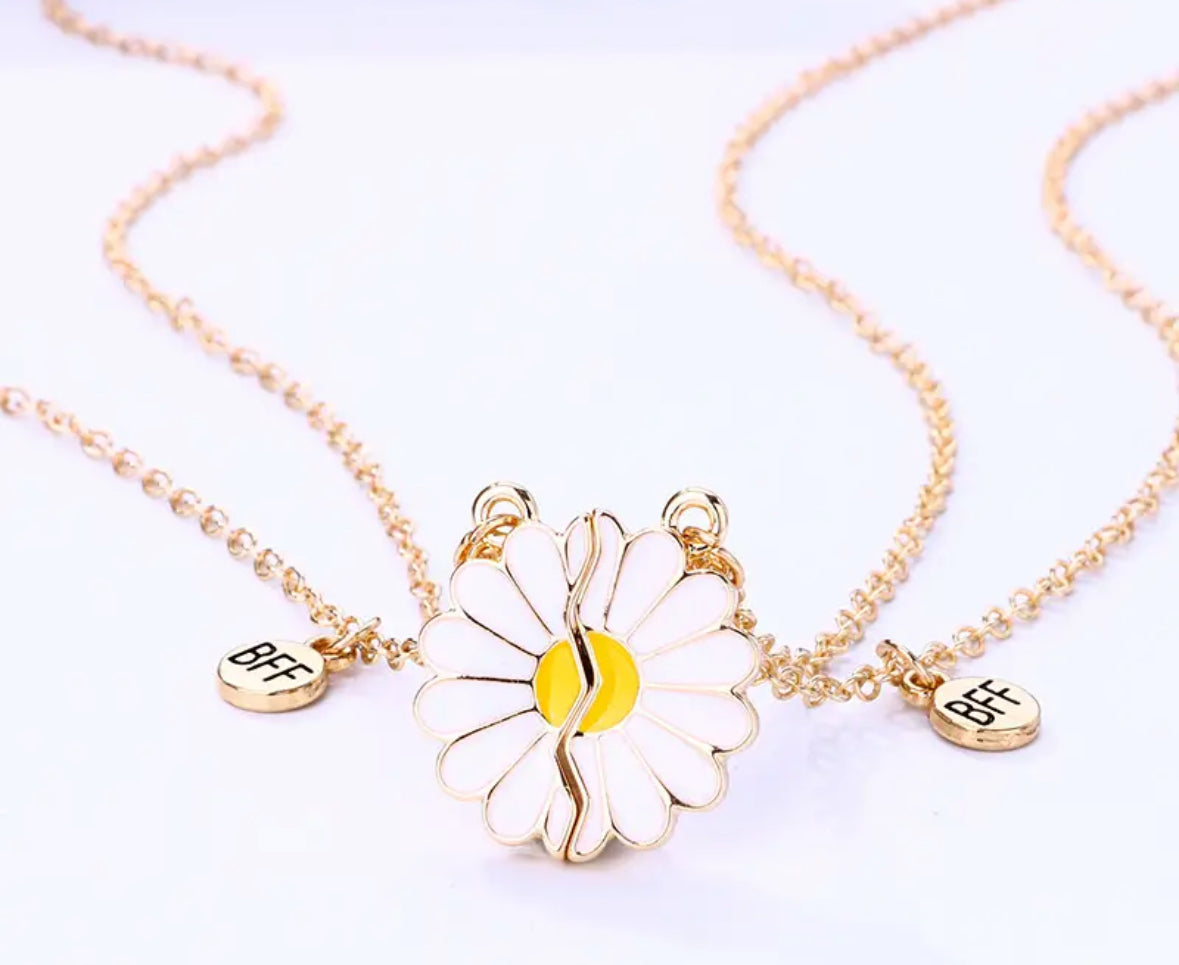 Daisy BFF Necklace Set