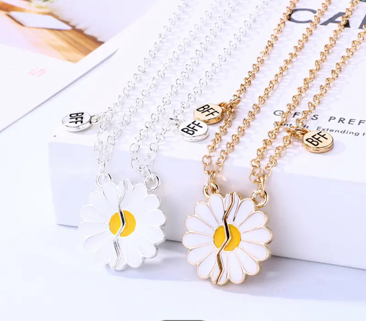 Daisy BFF Necklace Set