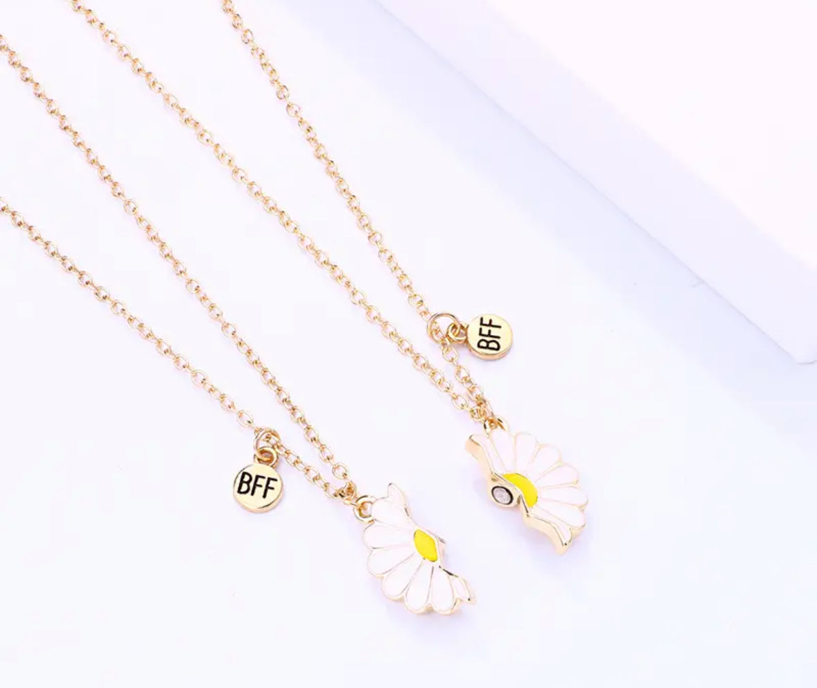 Daisy BFF Necklace Set