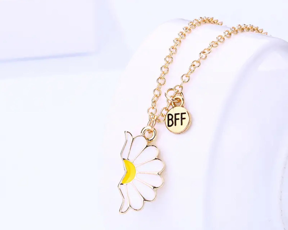 Daisy BFF Necklace Set