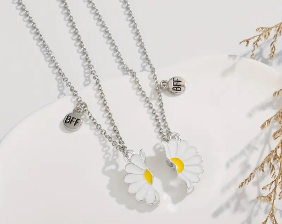 Daisy BFF Necklace Set